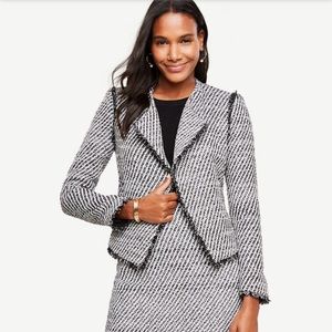NWT Suit (Ann Taylor) size 6 women’s blazer&skirt